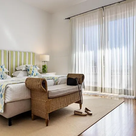 ポサダ デ ホテル サグレス