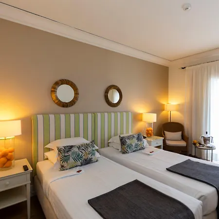 ポサダ デ ホテル サグレス