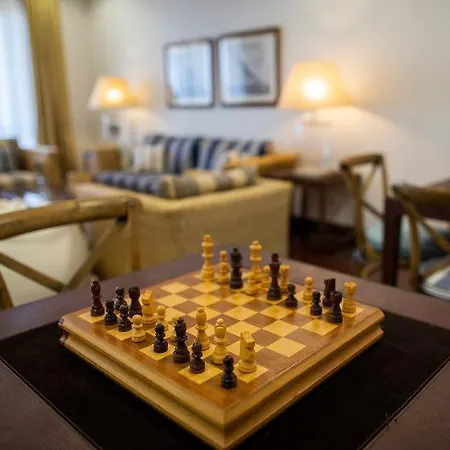 Hotel De 4*