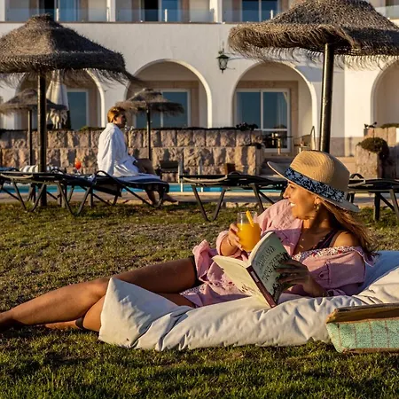 ホテル ポサダ デ サグレス