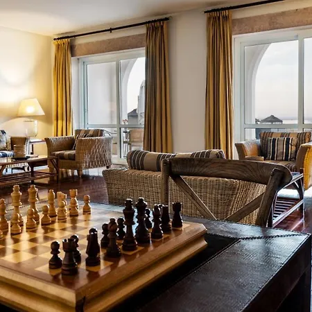 Hotel De 4*